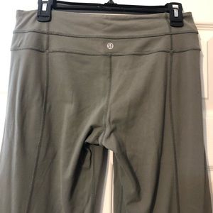 Lululemon size 8 charcoal yoga pants